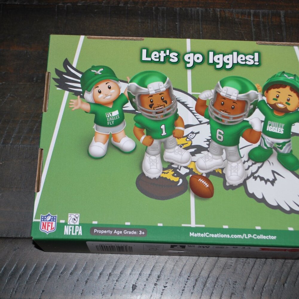 Little People Collector Set Philadelphia Eagles by Fisher Price NEW !! FAST Ship - Picture 2 of 2